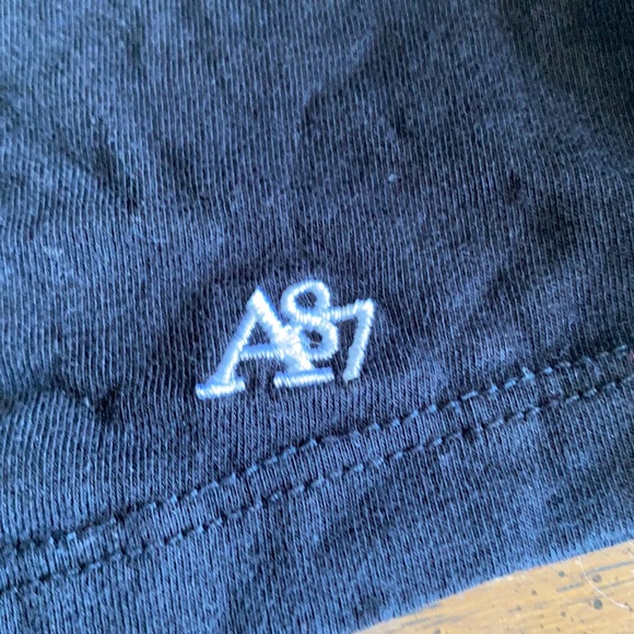 Black Aeropostale crop top - Picture 2 of 4